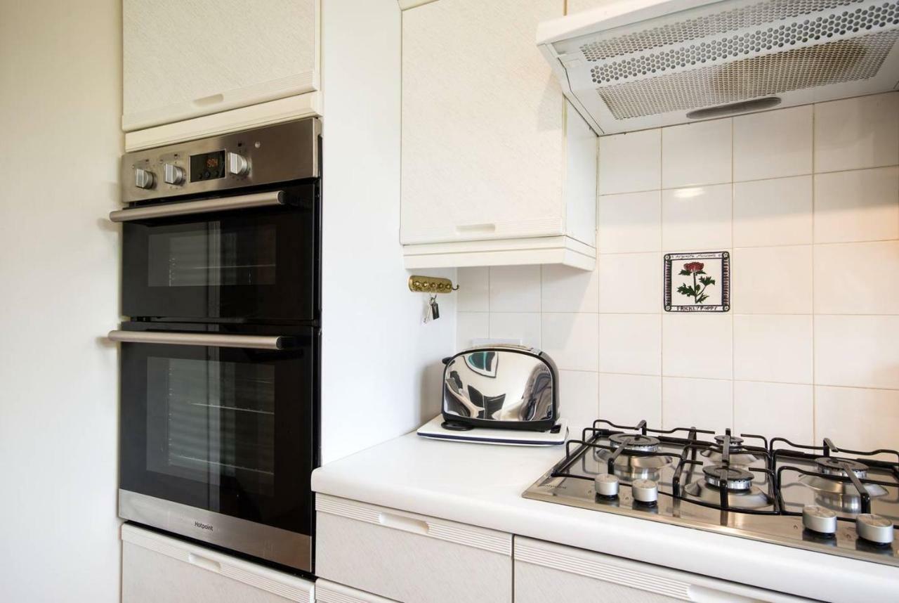 Spacious House, Sleeps 7 People Reading Ngoại thất bức ảnh